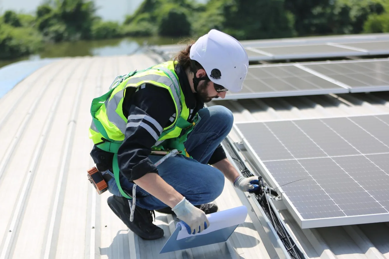 Maison équipée de panneaux solaires photovoltaïques